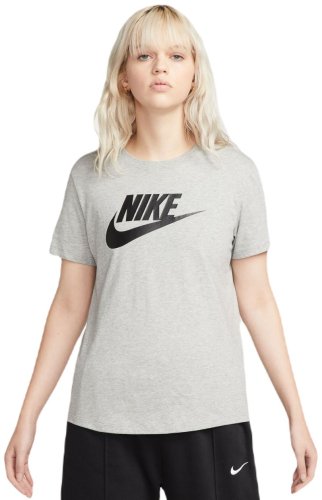 Nike Sportswear Essentials